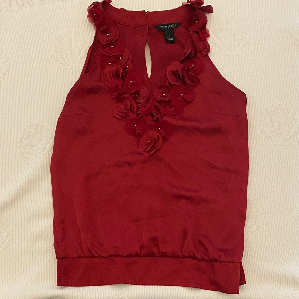 White House/Black Market Elegant Red 3D Floral Trim Blouse great for Holidays - Picture 4 of 9